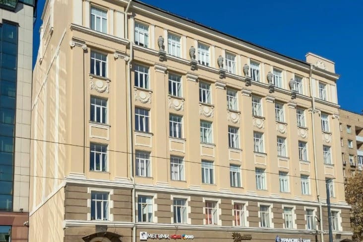 Продажа бизнес-центра 12000 квадратных метров в ЦАО 