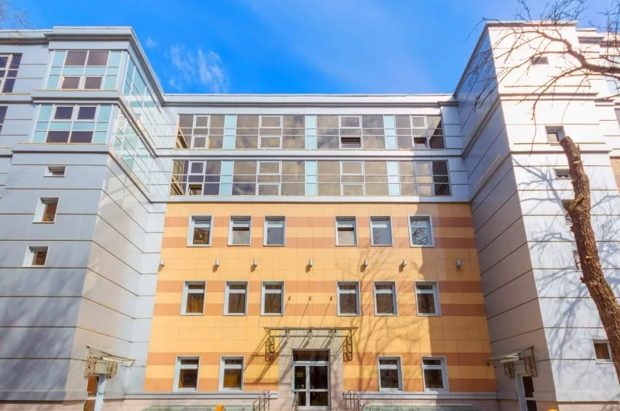 Продажа бизнес-центра 2560 квадратных метров в ЦАО 