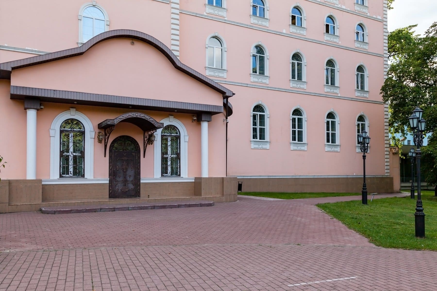 Продажа бизнес-центра 1500 квадратных метров в ЦАО 